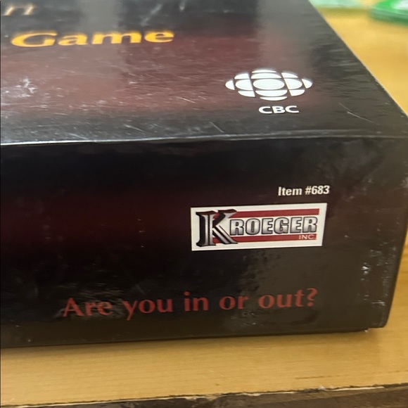 Dragons' Den Strategy Board Game - Black and Gold - Picture 3 of 8